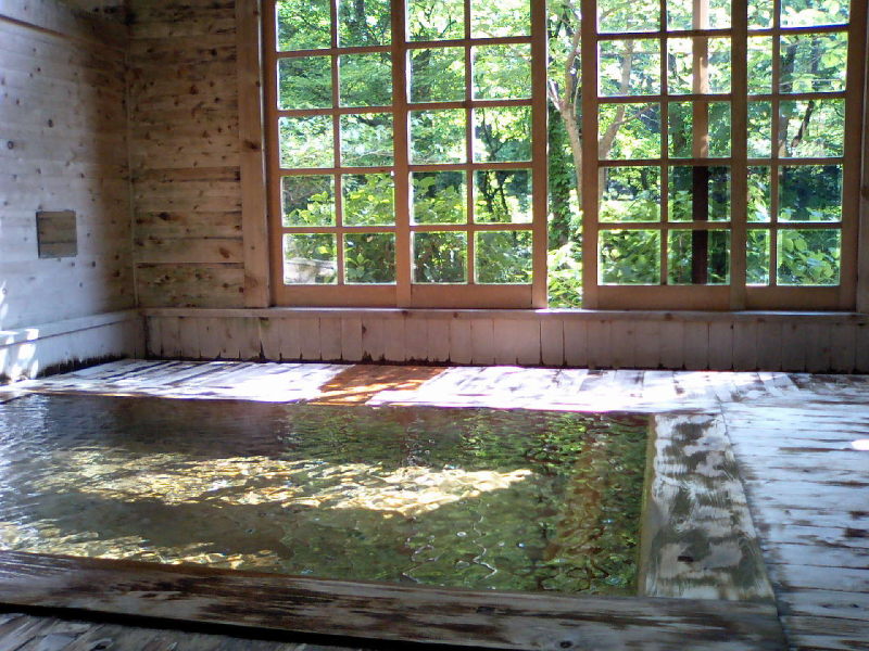 The interior of Kenrokunoyu, one of Aoni's many beautiful baths.